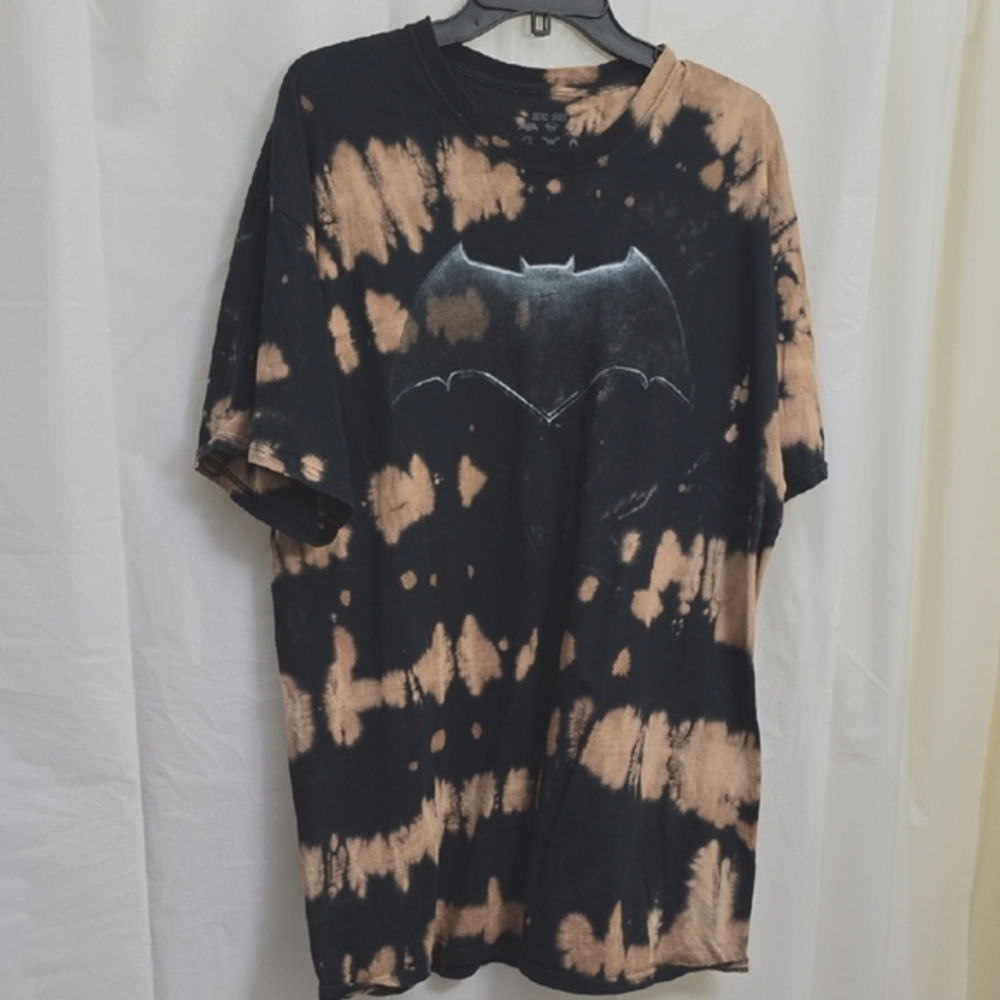 DC Comics Justice League Men’s 2XL Batman Tie-Dye Retro Superhero Tee